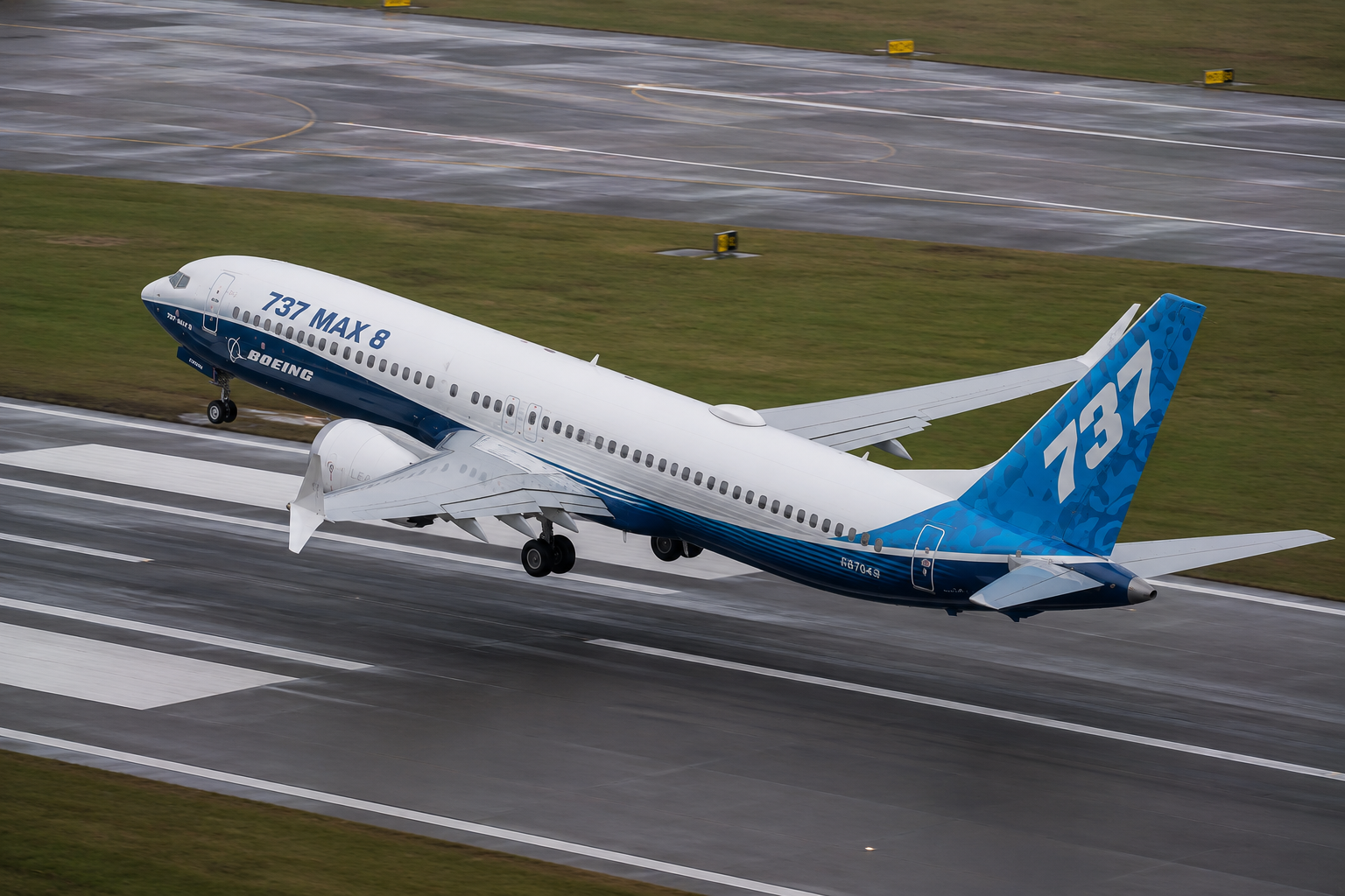 Boeing 737 MAX 8