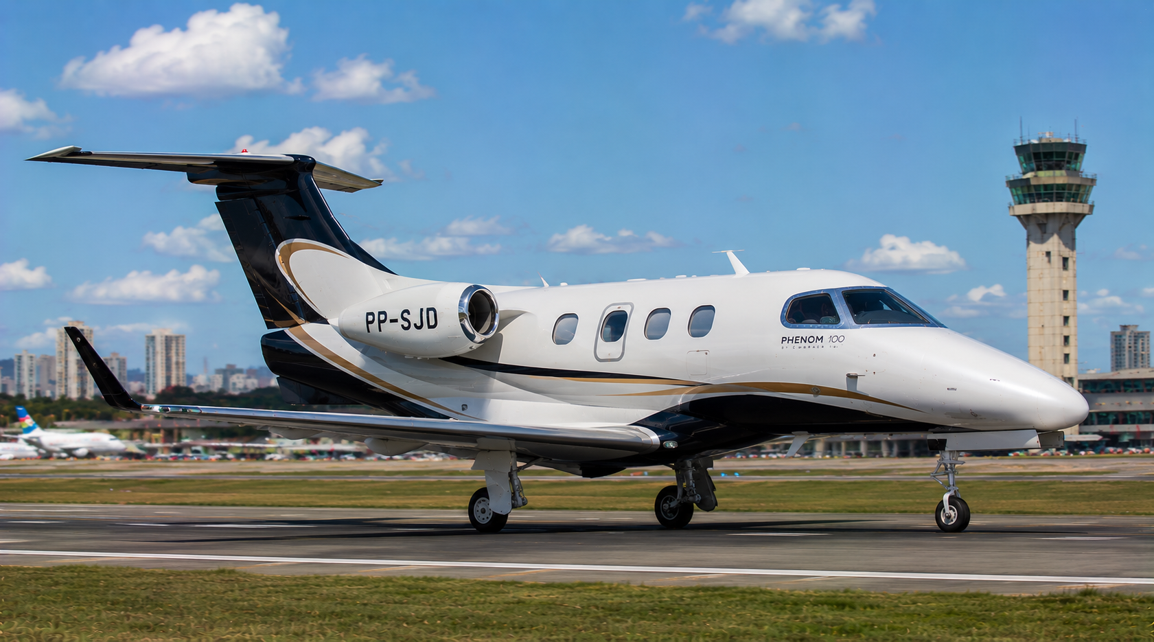 Embraer Phenom 100